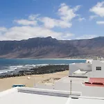 Caleta De Famara Primera Linea Con Balcon