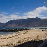 Lejlighed Caleta De Famara Primera Linea Con Balcon *