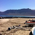 Lejlighed Caleta De Famara Primera Linea Con Balcon *