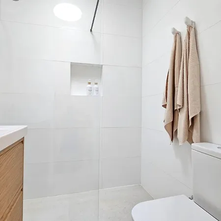 Famara - Beachfront, Balcony & Ocean Views! Апартаменты *
