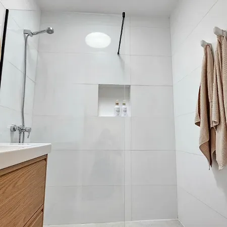 Апартаменты Famara - Beachfront, Balcony & Ocean Views! Тегисе