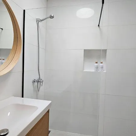 Famara - Beachfront, Balcony & Ocean Views! * Тегисе