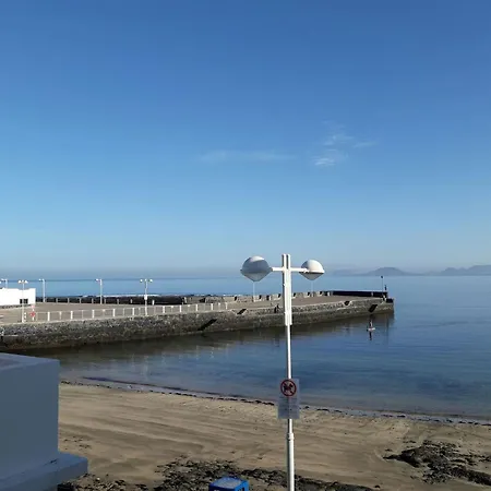 Famara - Beachfront, Balcony & Ocean Views! Apartment Teguise (Lanzarote)